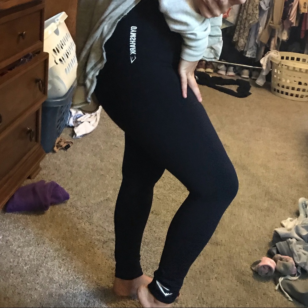 Gym shark leggings